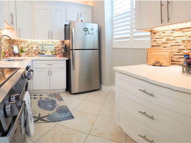 7560 BAY ISLAND DRIVE S 146, South Pasadena, FL 33707