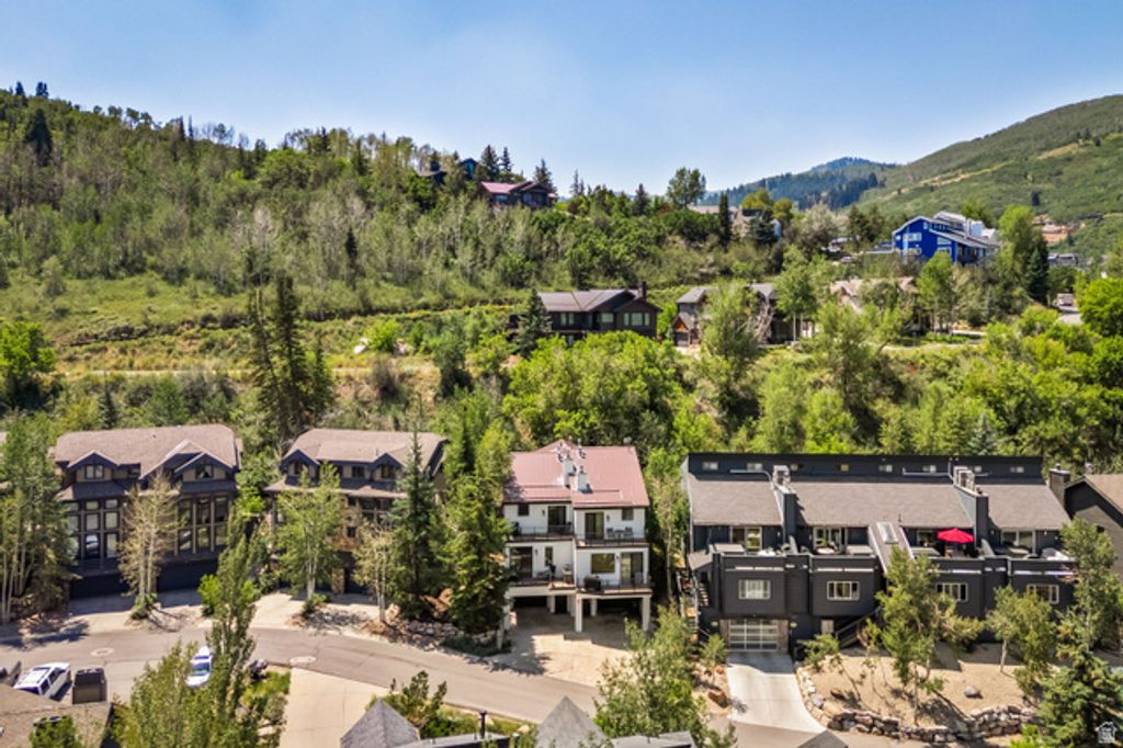 556 DEER VALLEY LOOP #B, Park City, UT 84060 — photo 2