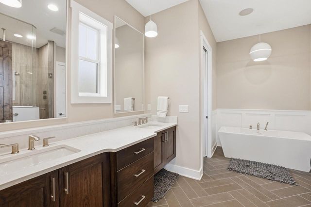 1636 Upland COURT, Hartland, WI 53029