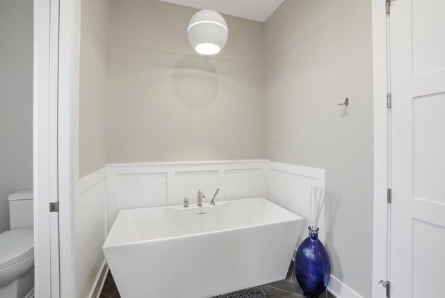 1636 Upland COURT, Hartland, WI 53029