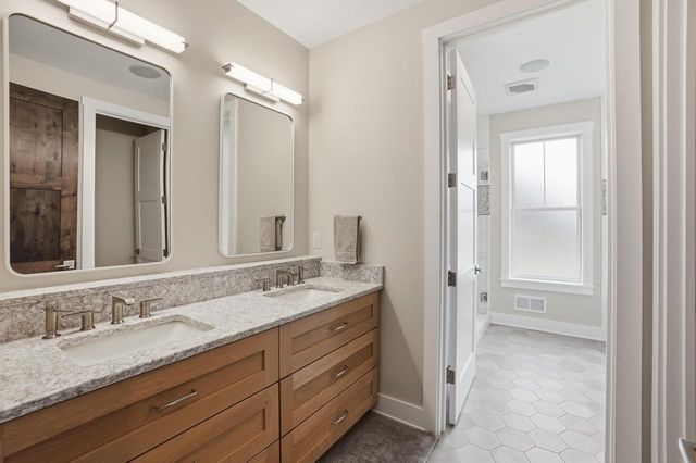 1636 Upland COURT, Hartland, WI 53029