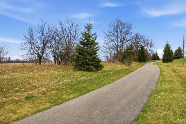 1636 Upland COURT, Hartland, WI 53029