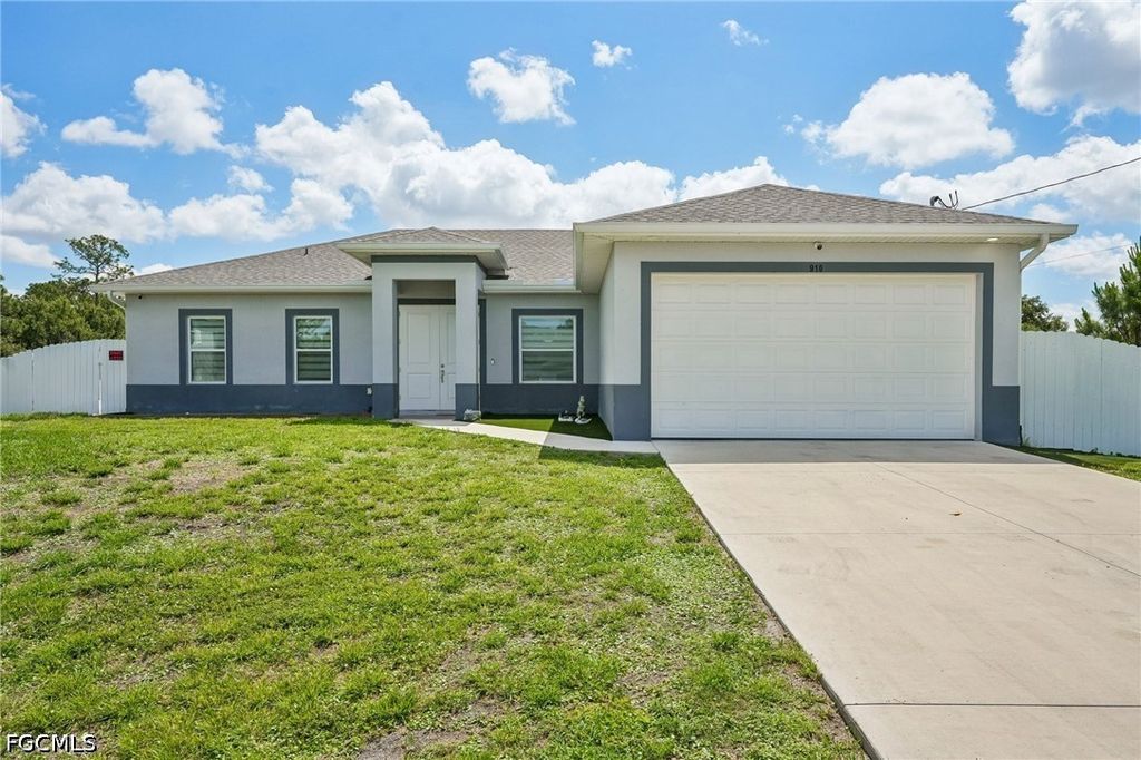 910 Richmond AVE N, Lehigh Acres, FL 33972