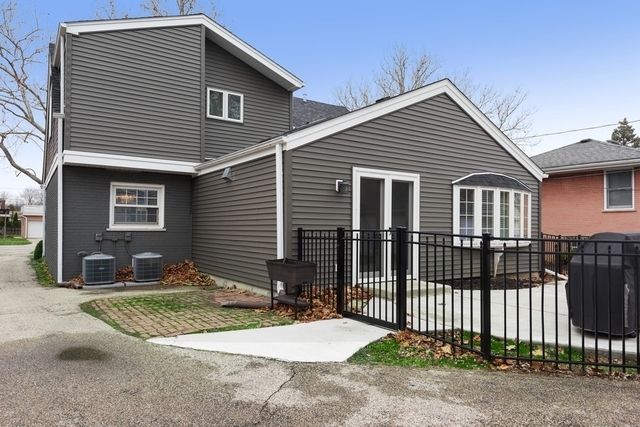 1605 S Greenwood Avenue, Park Ridge, IL 60068