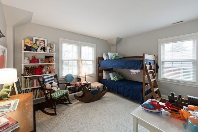 1605 S Greenwood Avenue, Park Ridge, IL 60068