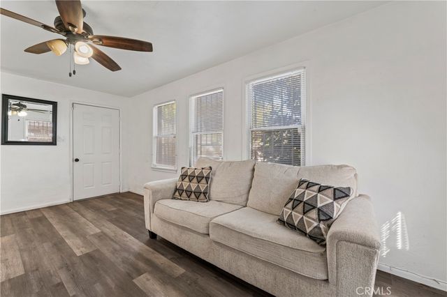 597 W 21st, San Bernardino, CA 92405