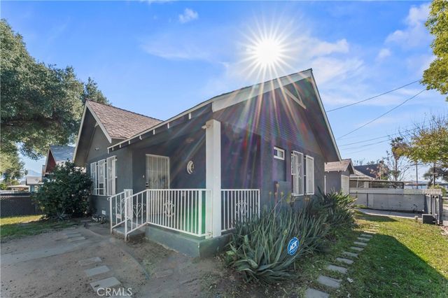 597 W 21st, San Bernardino, CA 92405