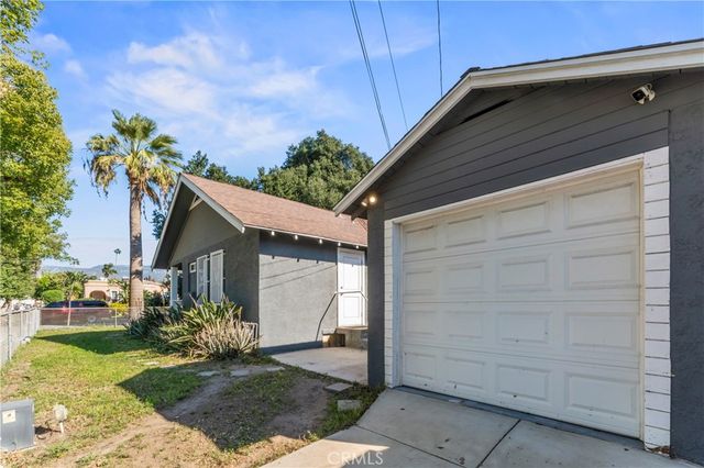 597 W 21st, San Bernardino, CA 92405