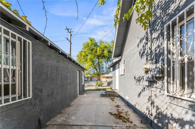 597 W 21st, San Bernardino, CA 92405