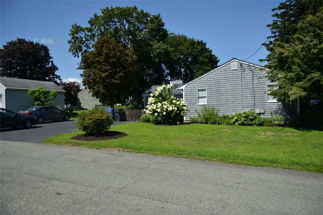 55 Vinton Avenue, Cranston, RI 02920