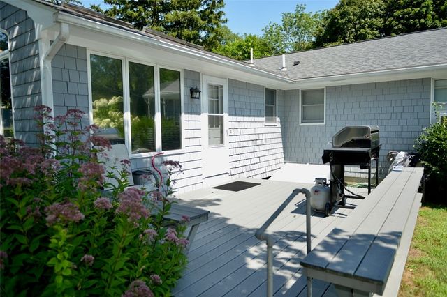 55 Vinton Avenue, Cranston, RI 02920