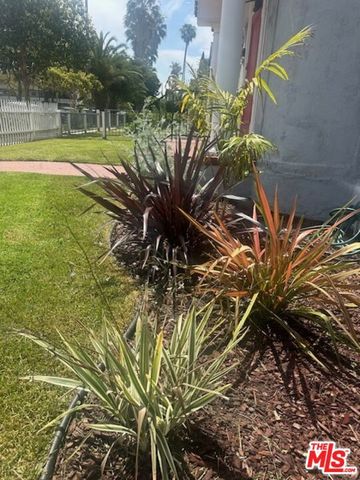 1025 Locust Avenue 2, Long Beach, CA 90813