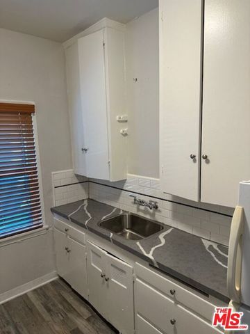 1025 Locust Avenue 2, Long Beach, CA 90813