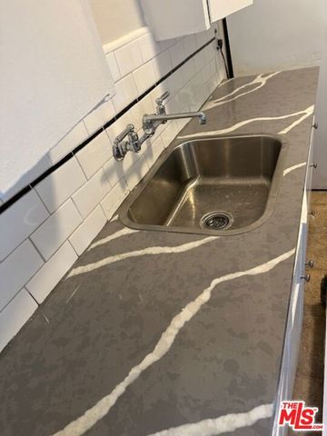 1025 Locust Avenue 2, Long Beach, CA 90813