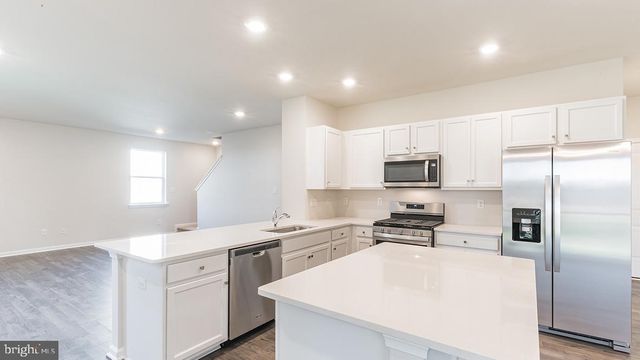 593 E JIMMIE LEEDS RD, Galloway, NJ 08205