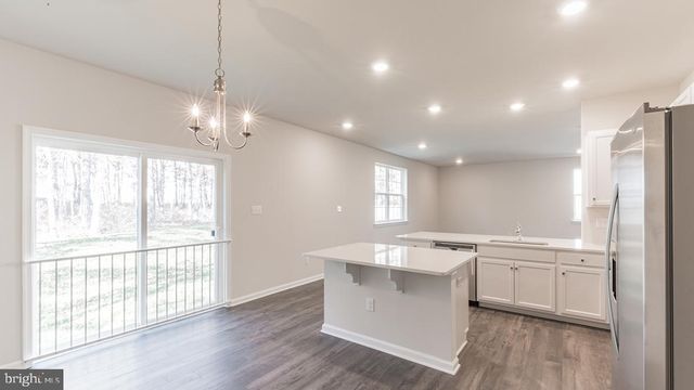 593 E JIMMIE LEEDS RD, Galloway, NJ 08205