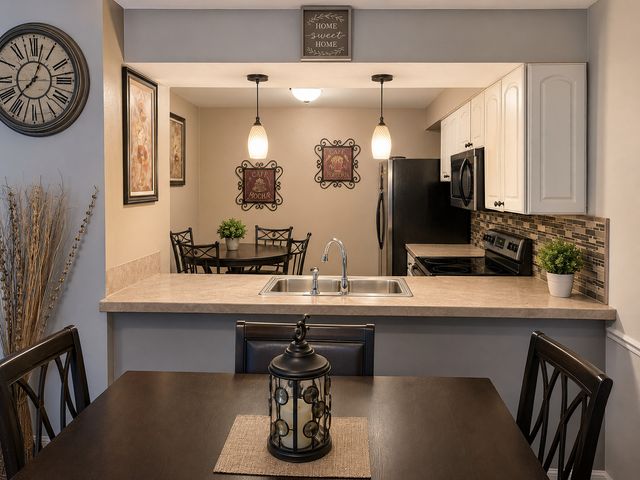 4710 Euclid Avenue 1C, Rolling Meadows, IL 60008