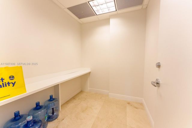 1200 Brickell Ave 850, Miami, FL 33131