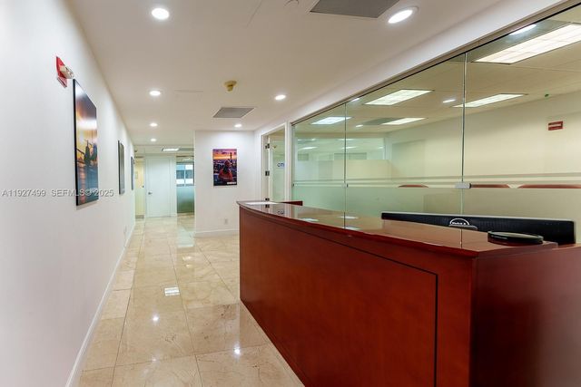 1200 Brickell Ave 850, Miami, FL 33131