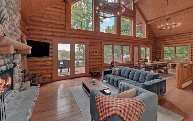 135 Ridge Top Drive, Topton, NC 28781
