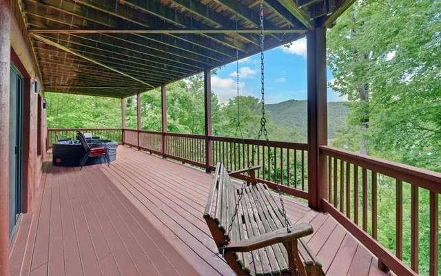 135 Ridge Top Drive, Topton, NC 28781