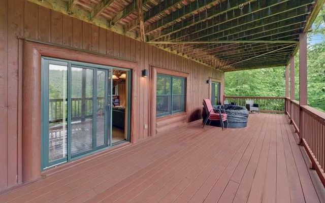 135 Ridge Top Drive, Topton, NC 28781