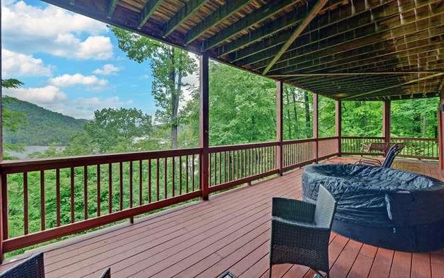 135 Ridge Top Drive, Topton, NC 28781