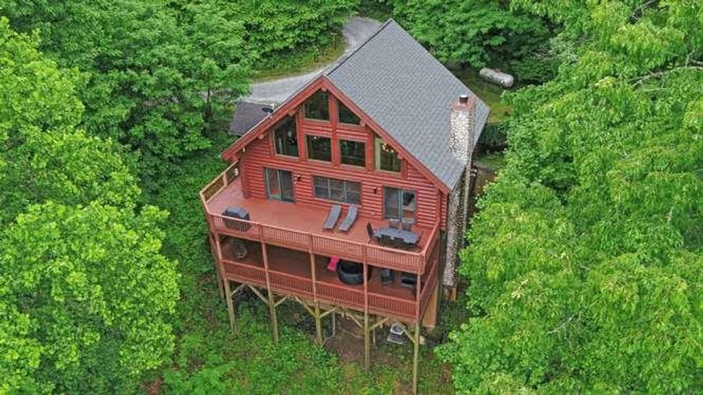 135 Ridge Top Drive, Topton, NC 28781