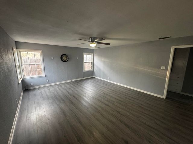 1813 N 5th Street, Tahoka, TX 79373