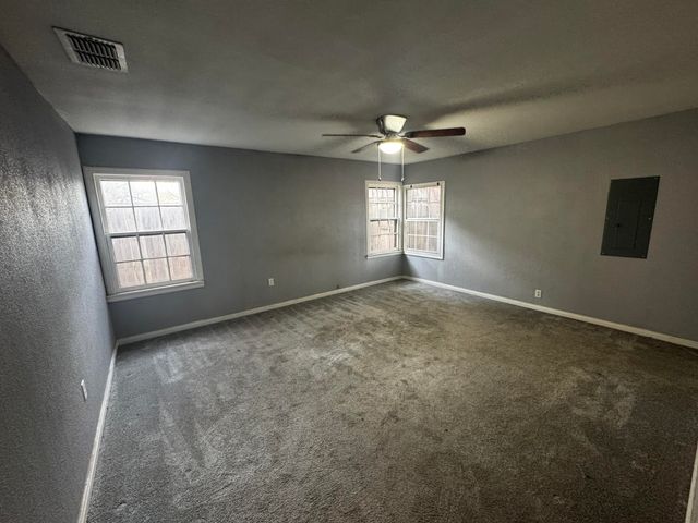 1813 N 5th Street, Tahoka, TX 79373