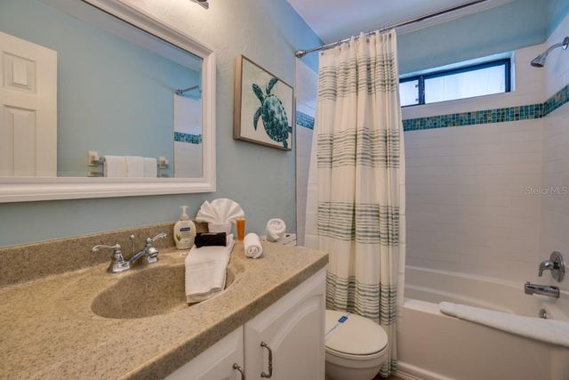 1801 GULF DRIVE N 211, Bradenton Beach, FL 34217