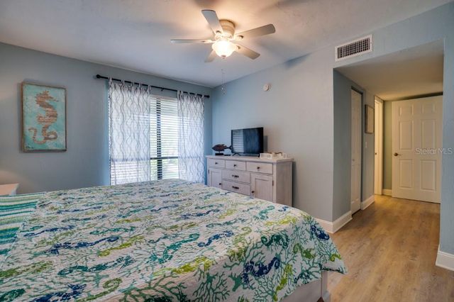 1801 GULF DRIVE N 211, Bradenton Beach, FL 34217