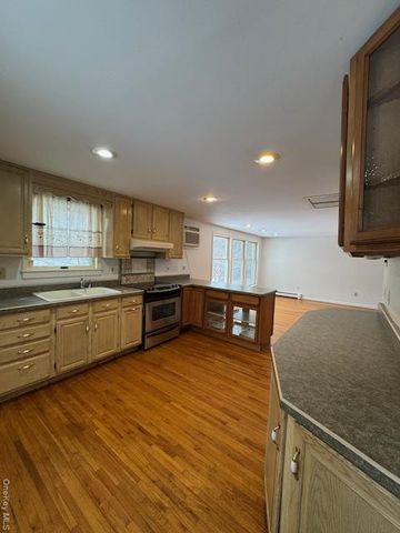 46 Midland Avenue, Central Valley, NY 10917