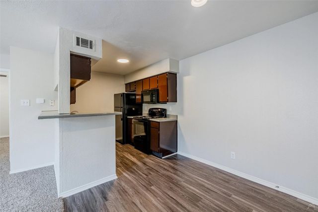 2809 W William Cannon Drive B202, Austin, TX 78745