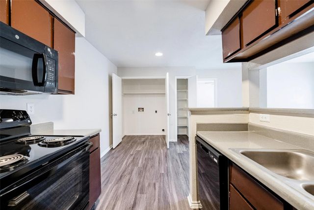 2809 W William Cannon Drive B202, Austin, TX 78745