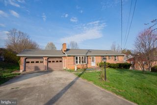 14801 CHARLES TOWN RD, Charles Town, WV 25414
