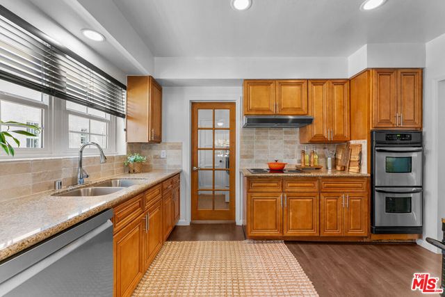 1262 W 80th Street, Los Angeles, CA 90044