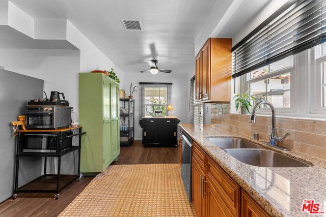 1262 W 80th Street, Los Angeles, CA 90044