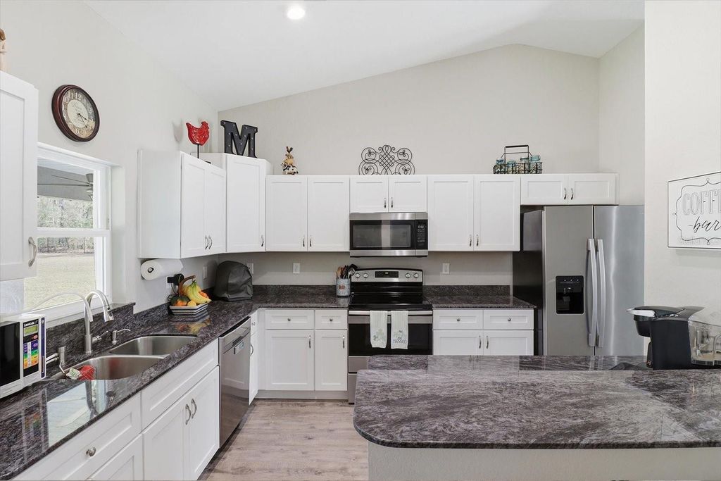 Image 15 of property listing at 8199 SW 129TH TERRACE ROAD, Dunnellon, FL 34432