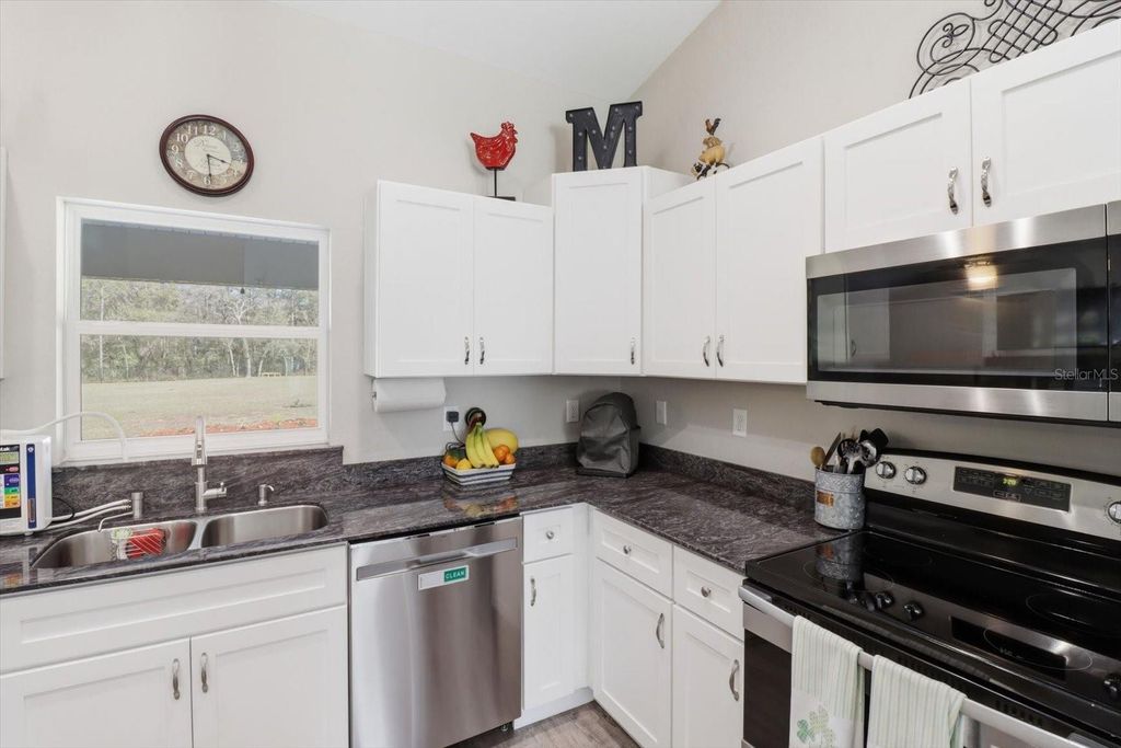 Image 18 of property listing at 8199 SW 129TH TERRACE ROAD, Dunnellon, FL 34432