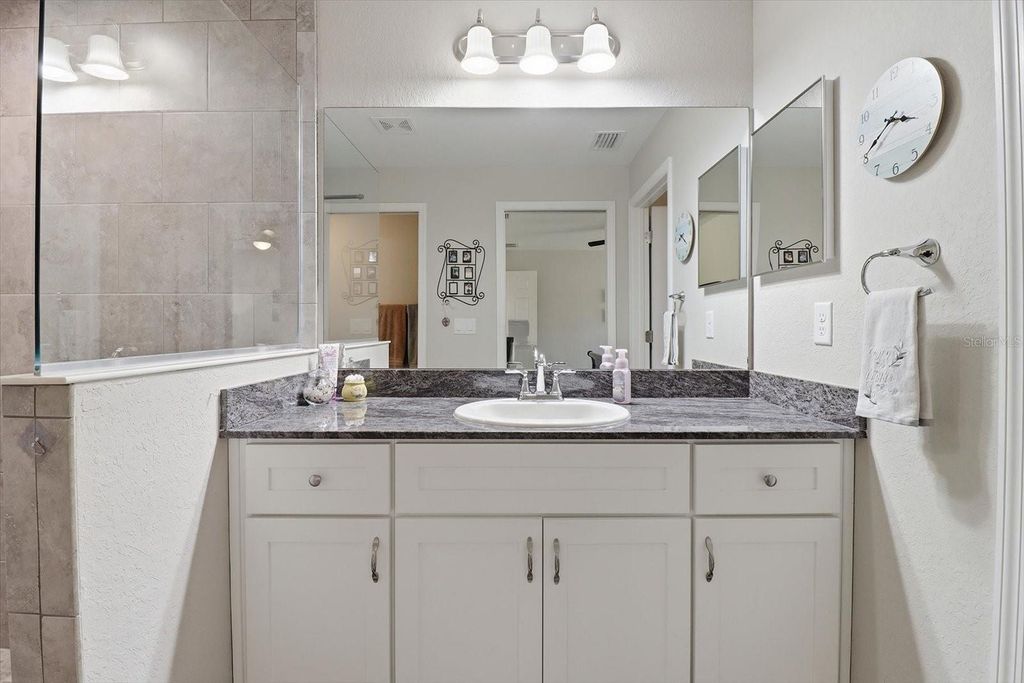 Image 30 of property listing at 8199 SW 129TH TERRACE ROAD, Dunnellon, FL 34432