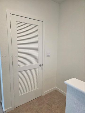 271 NE 16th St 271, Florida City, FL 33034