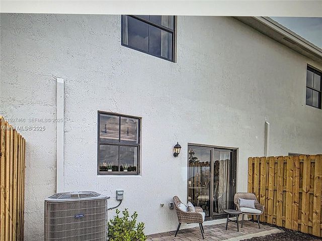 271 NE 16th St 271, Florida City, FL 33034