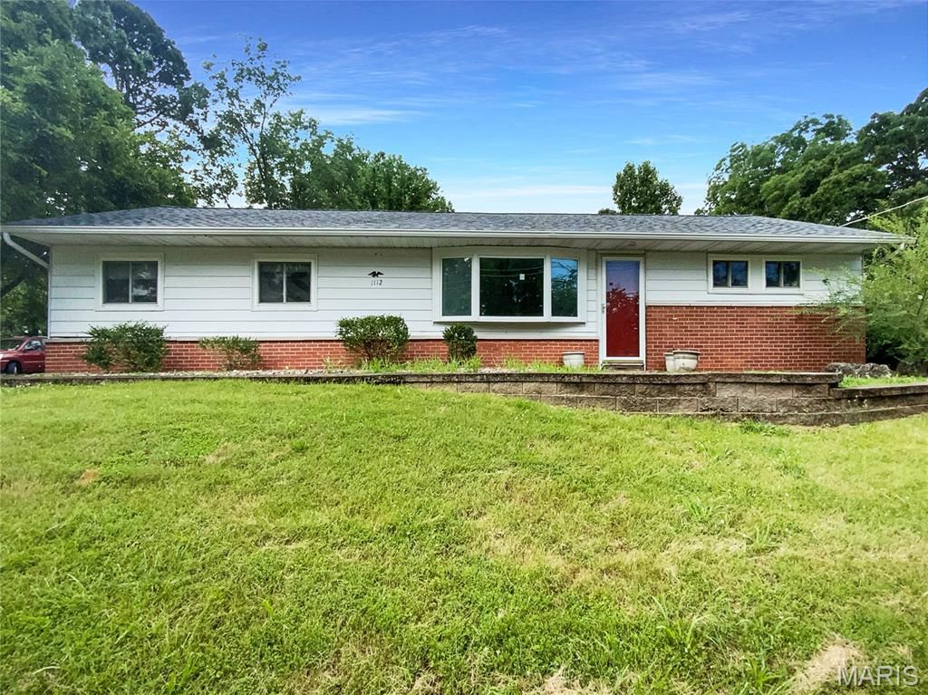 1112 N 2nd Street, Festus, MO 63028