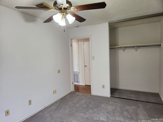 2117 Farmsville, San Antonio, TX 78245