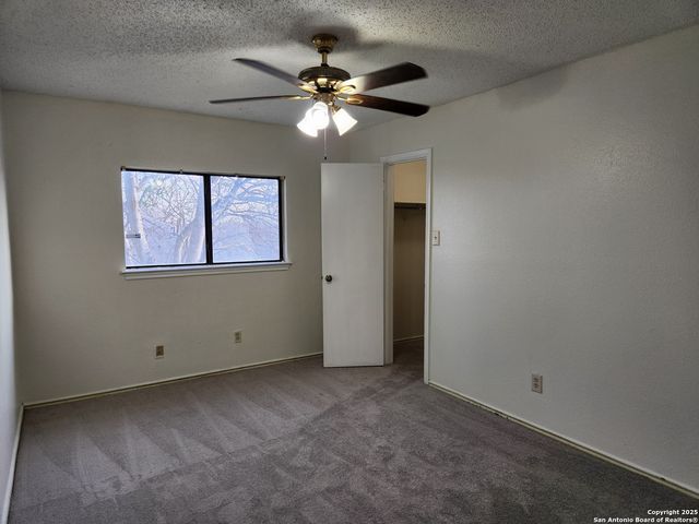 2117 Farmsville, San Antonio, TX 78245