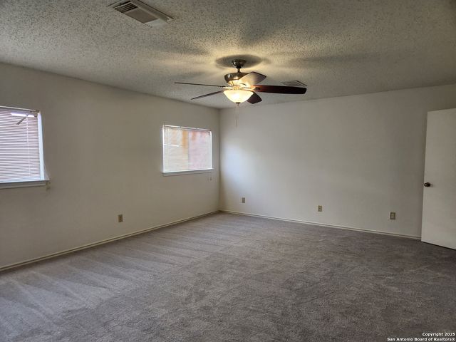 2117 Farmsville, San Antonio, TX 78245