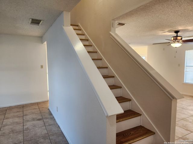 2117 Farmsville, San Antonio, TX 78245