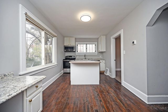 1838 De Armand Avenue, North College Hill, OH 45239