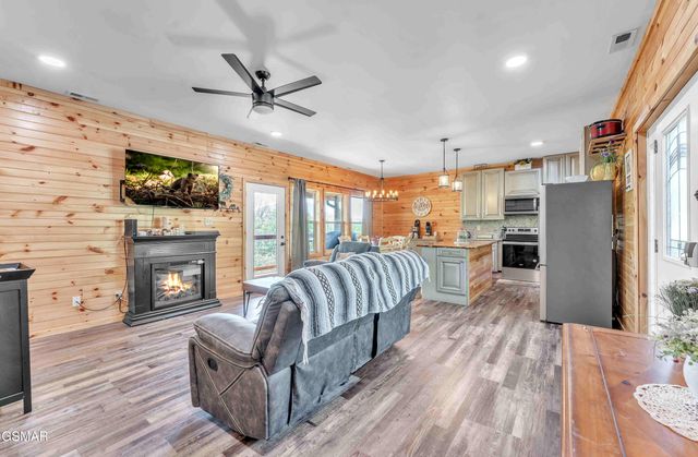 634 Stockton Drive, Sevierville, TN 37876